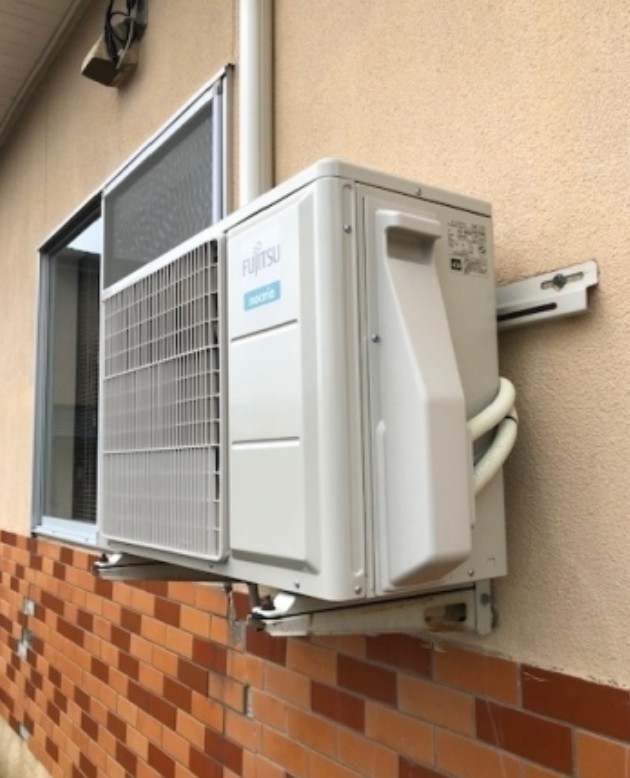 エアコン室外機